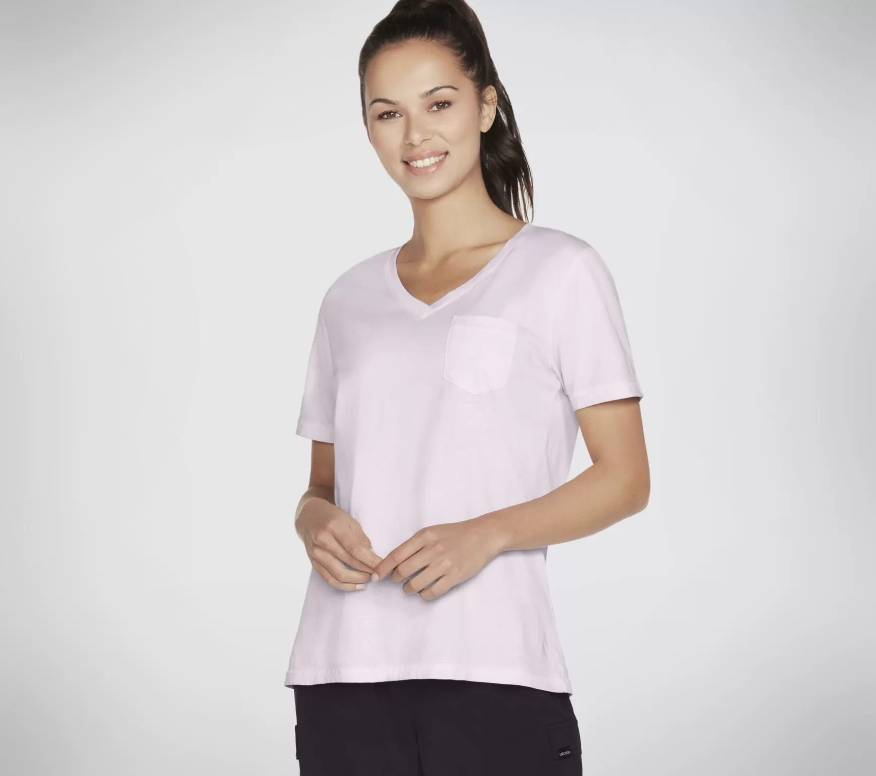 Diamond Wash Hatha V-Neck Pocket Tee | Skechers Store