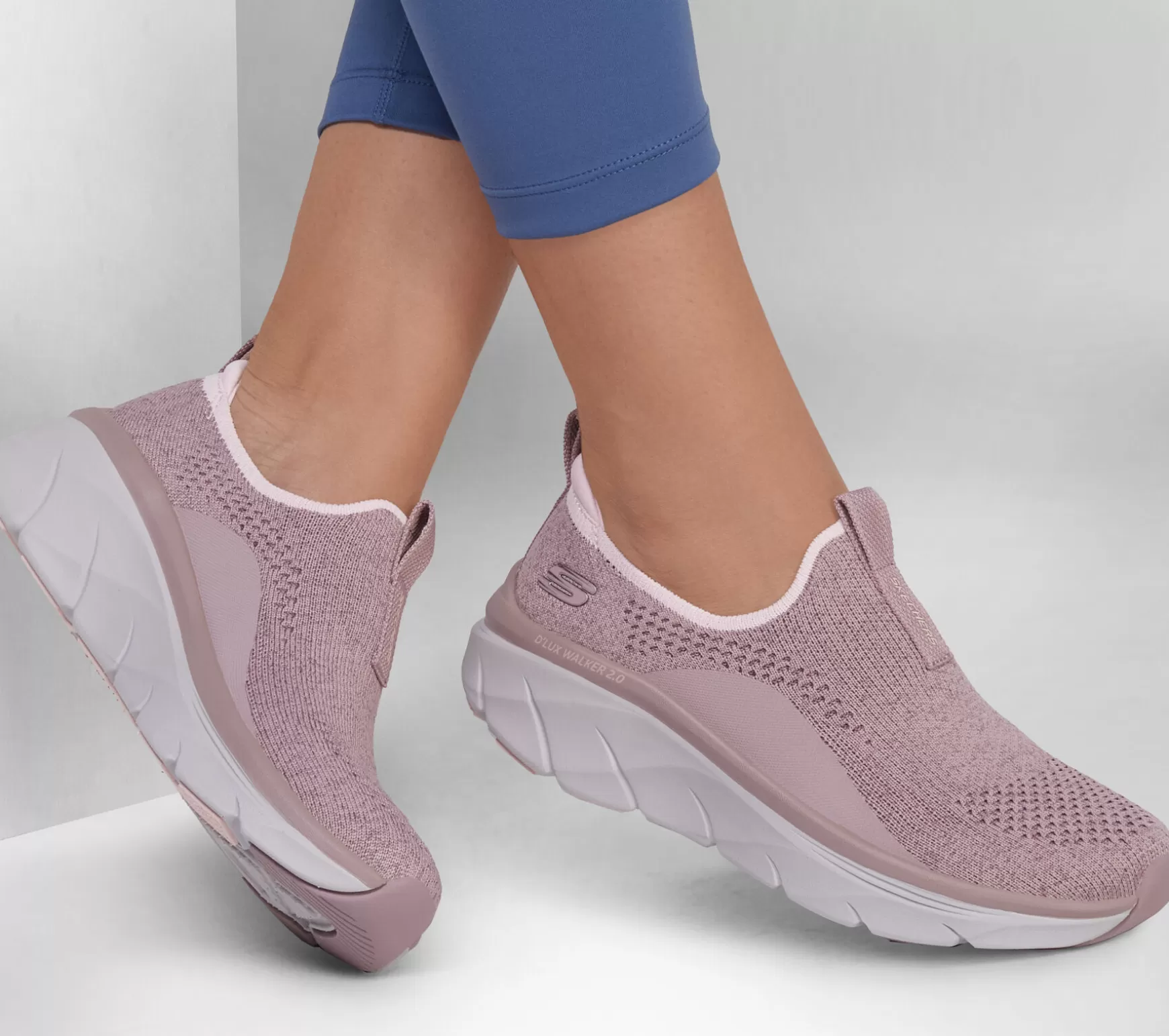 Relaxed Fit: D'Lux Walker 2.0 - Bold State | Skechers Sale